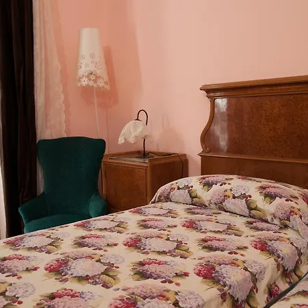 Le Ortensie Di Via Rossetti Triëst