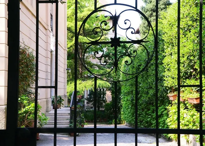 Le Ortensie Di Via Rossetti Triest